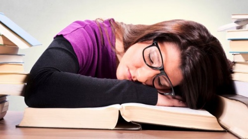 Недостаток сна влияет на успеваемость учащихся